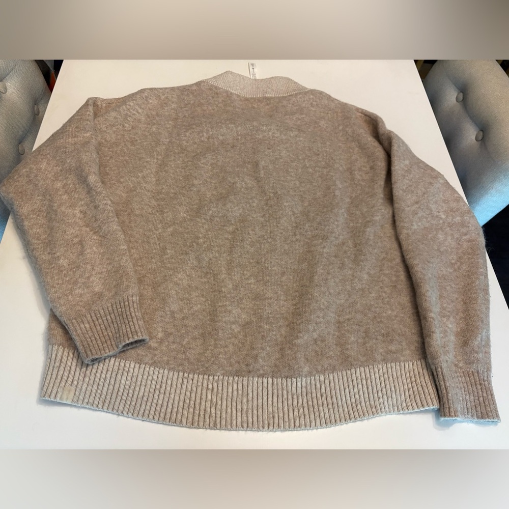 Lululemon alpaca wool V-neck sweater white opal size small - Picture 8 of 8